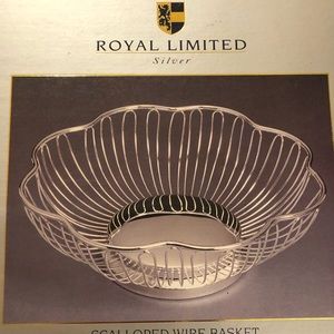 Royal Limited scalloped wire basket